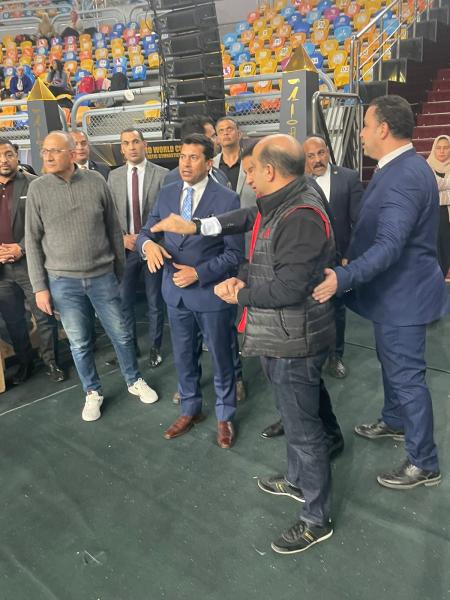 وزير الرياضة يتابع الاستعدادات النهائية الخاصة بحفل افتتاح كأس العالم للجمباز