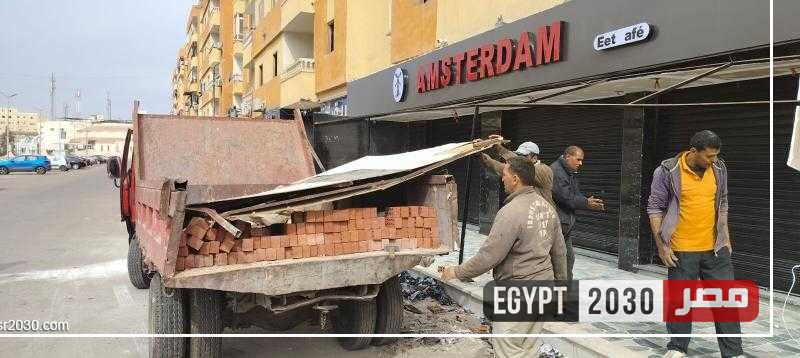 تنفيذ عدة حملات لإزالة الإشغالات والتعديات على حرم الطريق بعدة مناطق بحي ثالث الإسماعيلية