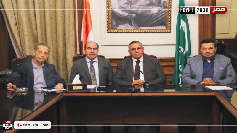عبدالسند يمامة أثناء الاجتماع