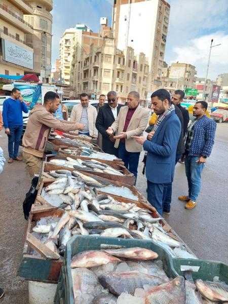 السكرتير العام المساعد يواصل حملاته الرقابية لضبط الأسواق وردع المخالفين بالبحيرة