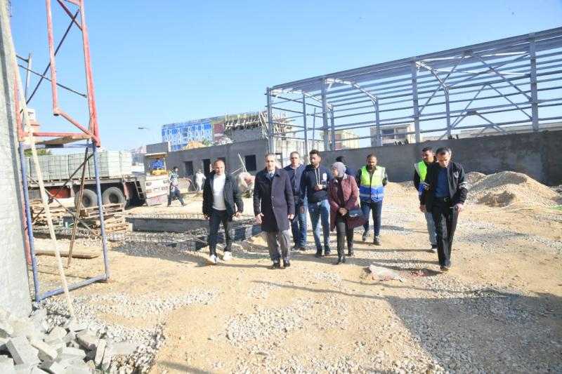 محافظ الغربية يتابع مشروعات الرصف والتطوير بالمحلة الكبرى