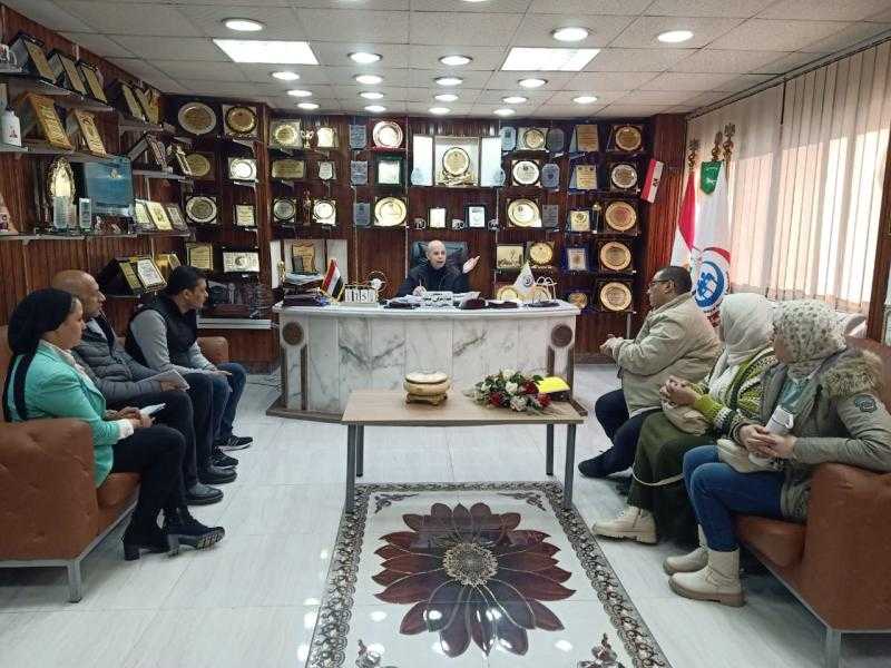وكيل صحة الشرقية يجتمع بإدارة مستشفى القنايات المركزي
