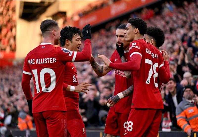 حكم نهائي كأس الرابطة يُثير حفيظة كلوب.. أخطاء عديدة مع ليفربول