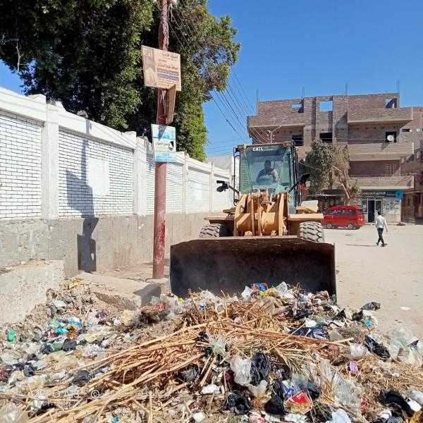 محافظ أسيوط: رفع 480 طن مخلفات وقمامة خلال حملات بـ 4 مراكز