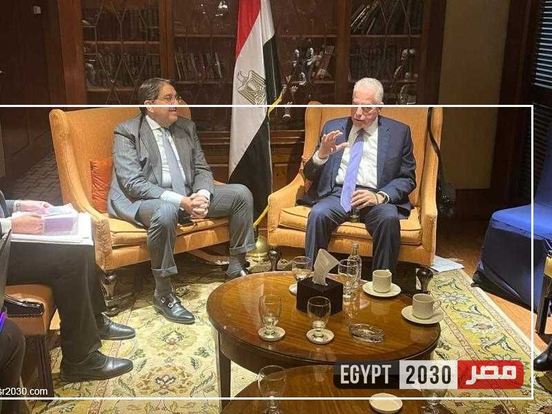 محافظ جنوب سيناء يلتقي رئيس مجلس إدارة مجموعة ”إي فاينانس” للاستثمارات المالية