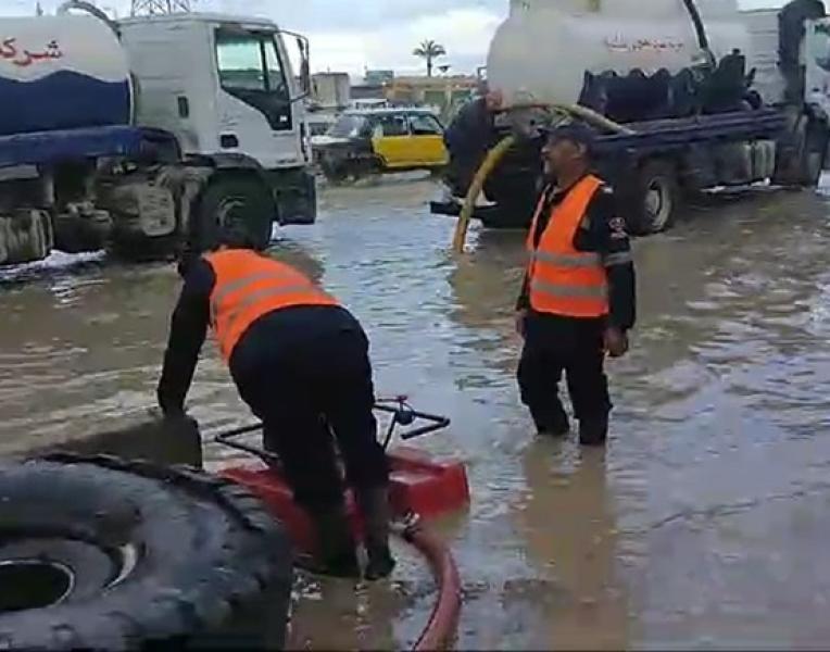 الشرطة تواجه الطقس السيء 