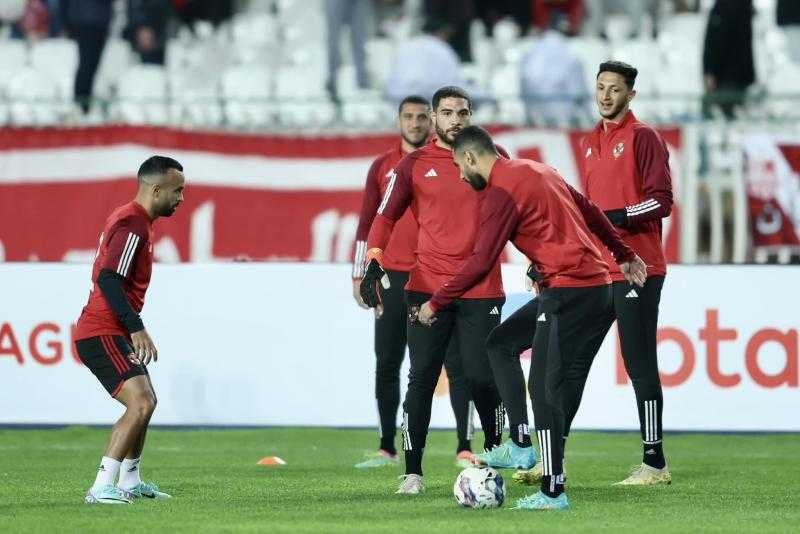 التعادل السلبي يسيطر على أول 25 دقيقة بمباراة الأهلي وشباب بلوزداد