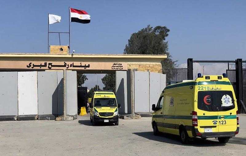 القاهرة الإخبارية: معبر رفح البري استقبل أكثر من 20 مصابًا فلسطينيًا