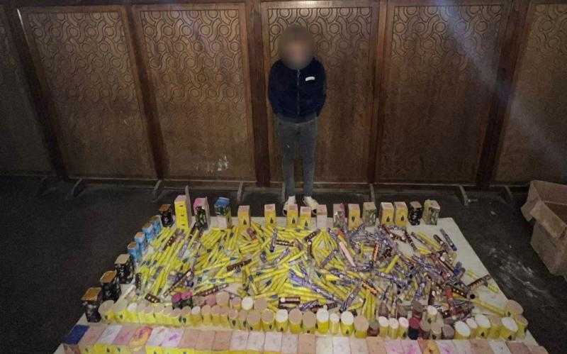 ضبط عاطل للاتجار في الألعاب النارية بالإسكندرية