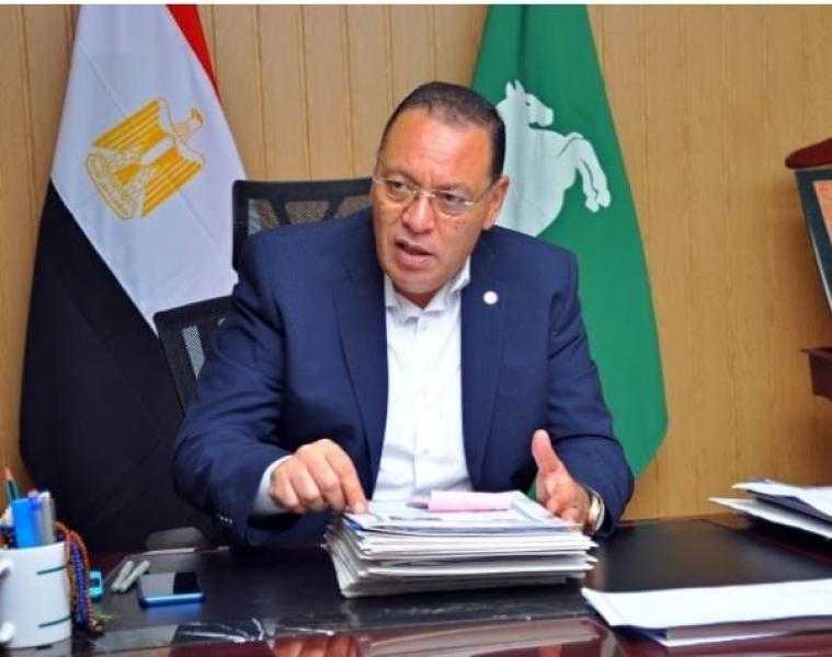 محافظ الشرقية يُقرر إحالة العاملين المقصرين في عملهم للتحقيق بمدينة القنايات ومركز ديرب نجم