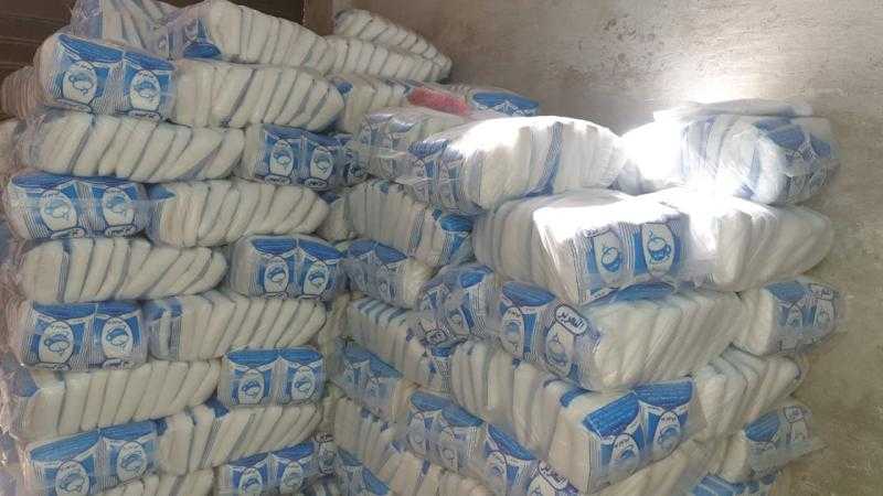 ضبط 889 طن سكر وأرز ودقيق بمخازن محتكري السلع