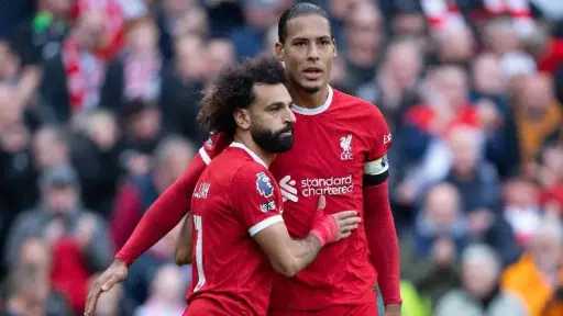 فيرجيل فان دايك يعلق على استبعاد محمد صلاح عن التشكيلة الأساسية لليفربول
