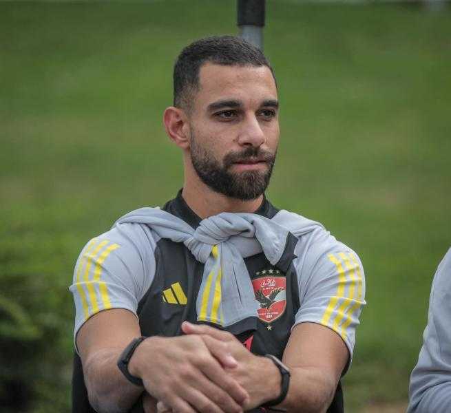 أمير هشام: عمرو السولية تسبب في إصابة وسام أبو علي في مران الأهلي