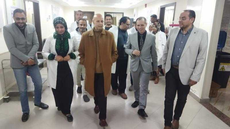 وكيل وزارة الصحة بالشرقية ومدير عام الحميات بالوزارة يتفقدان سير العمل بمستشفى حميات الزقازيق