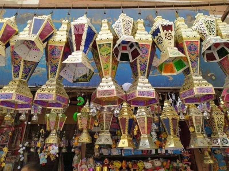 أسعار فوانيس رمضان 2024 جميع الأحجام «صاج وخشب وبلاستك وكرتون»