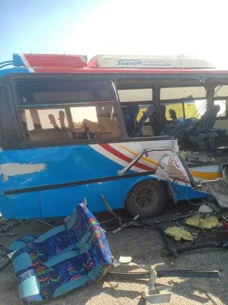 مصرع 5 أشخاص وإصابة 11 آخرين في تصادم مروع بالشرقية