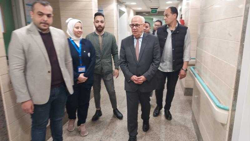 محافظ بورسعيد يتفقد مبنى الجناح البحري بمستشفى السلام التابعة لمنظومة التأمين الصحي الشامل