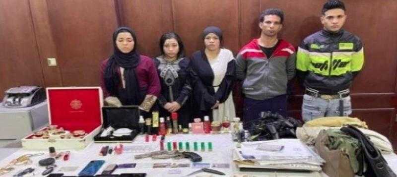 تجديد حبس المتهمين بقتل اللواء حسن بن جلال داخل شقة بولاق