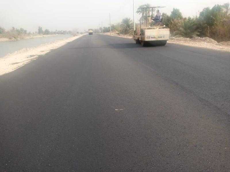 محافظ الإسماعيلية يتابع تنفيذ مشروعات الخطة الاستثمارية بقطاع الطرق