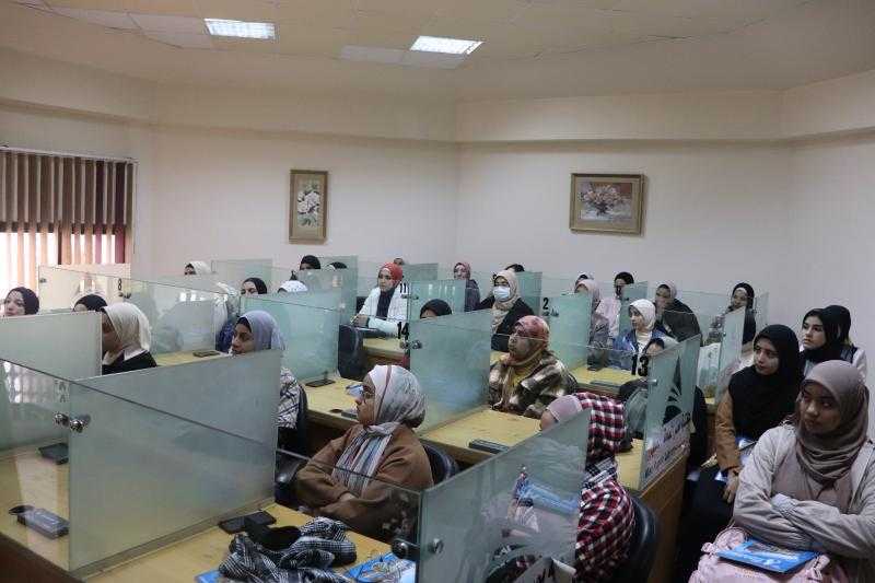 مكتبة دمنهور تنظم دورات تدريبية مكثفة لتعلم اللغة الفرنسية لطلاب الجامعة