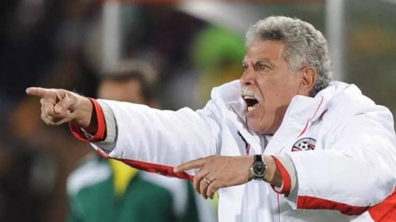 حسن شحاتة يتشاجر مع مهندس بكمبوند.. اعرف السبب