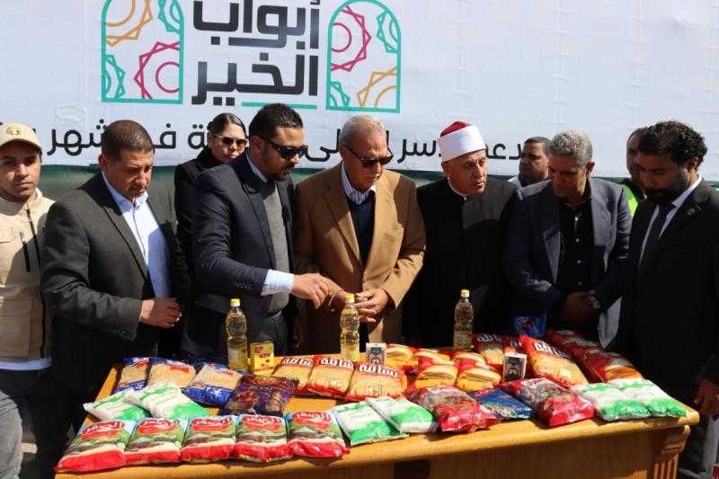 محافظ القليوبية يستقبل قافلة أبواب الخير من صندوق تحيا مصر
