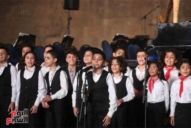 عيد الحب على طريقة مواهب الجيتار والعود والغناء بدمنهور