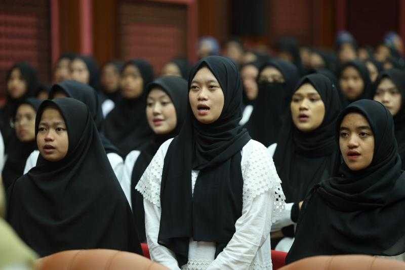 أمين «البحوث الإسلامية» للطلاب الوافدين: الأزهر الحصن الحصين والبيت القوي المتين