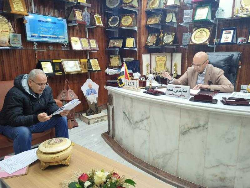 وكيل وزارة الصحة بالشرقية يناقش الموارد المالية بالمديرية ومنظومة التخلص الآمن من النفايات الطبية الخطرة