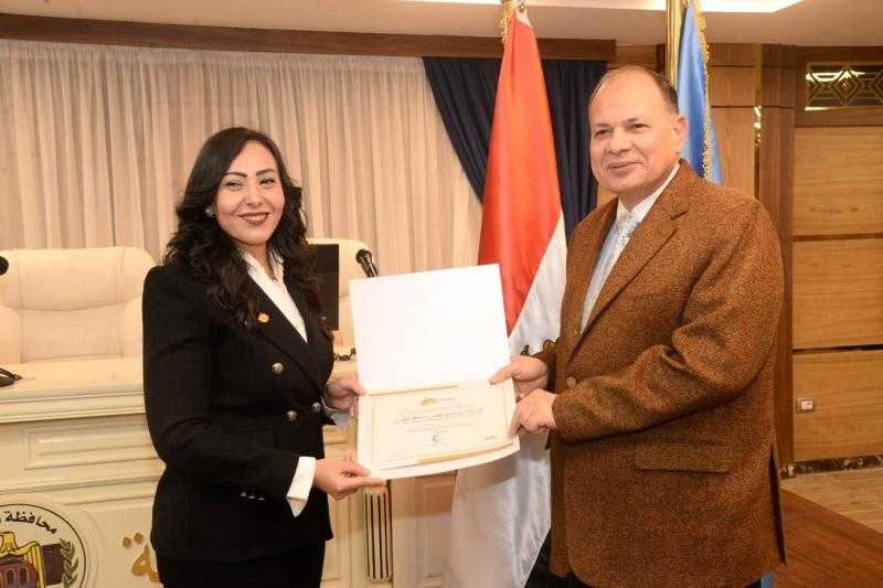 محافظ أسيوط يشهد ختام أعمال الدفعة الثانية من برنامج المرأة تقود في المحافظات المصرية