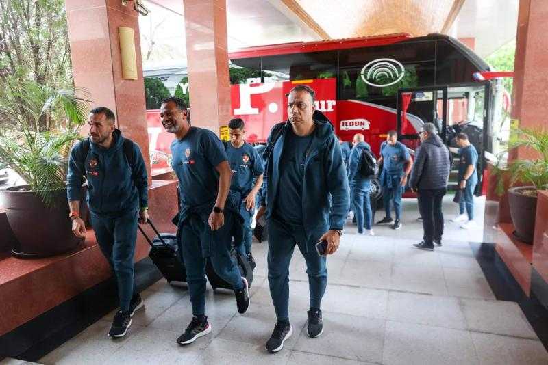 وصول حافلة الأهلي إلى ملعب بابا يارا لمواجهة ميدياما الغاني بدوري أبطال إفريقيا.. فيديو