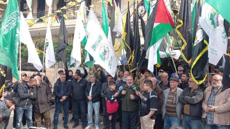 دعما لأهل غزة.. وقفة شعبية في مخيم برج البراجنة بلبنان