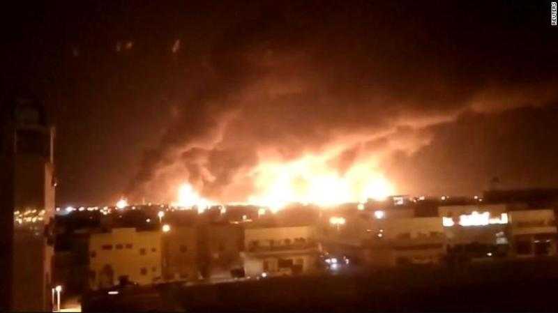 الحوثيون: قصف أمريكي وبريطاني يستهدف مناطق باليمن