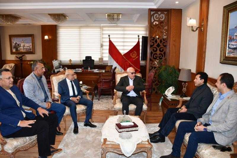 وزير الرياضة يصل بورسعيد لتفقد عدد من المنشآت الشبابية والرياضية