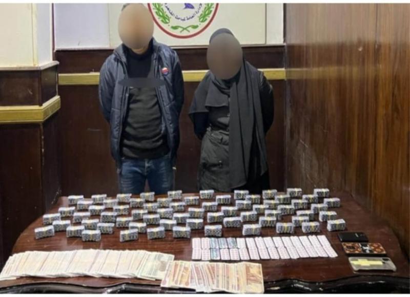 ضبط عاطلين وسيدة بحوزتهم مواد مخدرة بعين شمس والمطرية