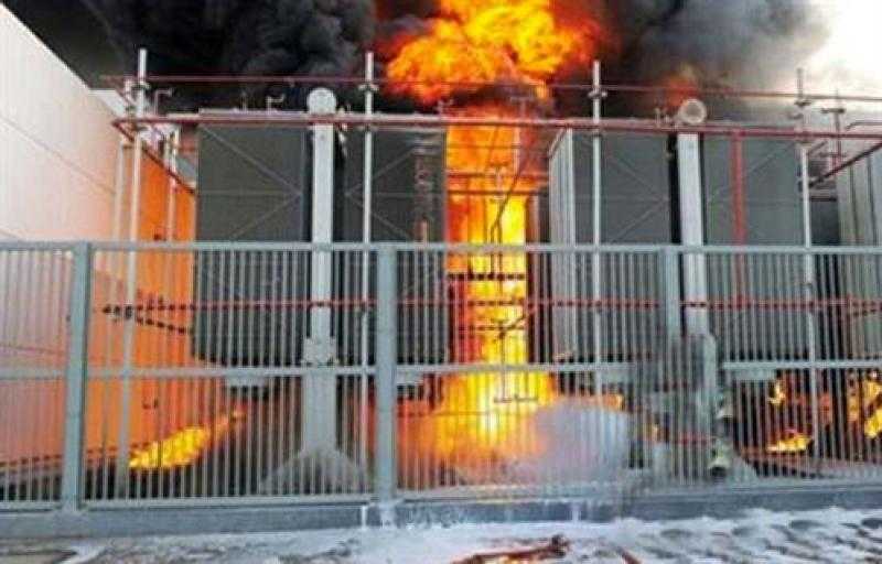 بسبب الأمطار.. حريق هائل داخل برج كهرباء في سوهاج