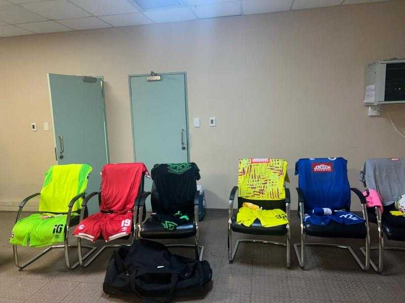 مودرن فيوتشر بالأحمر أمام سوبر سبورت بالكونفيدرالية