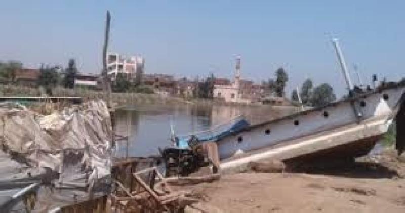 إنقاذ شخصين إثر غرق معدية عمال في منشأة القناطر