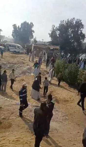 انتشال الجثة الثالثة من ضحايا غرق معدية في نهر النيل بمنشأة القناطر l صور