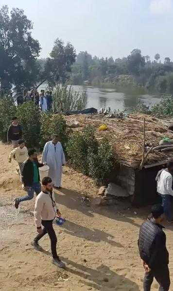 شاهد.. صور جديدة تكشف مشاهد مأساوية من حادث غرق معدية نكلا في منشأة القناطر