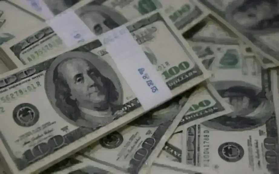 تراجع سعر الدولار اليوم الأحد بمستهل التعاملات.. الأخضر بكام
