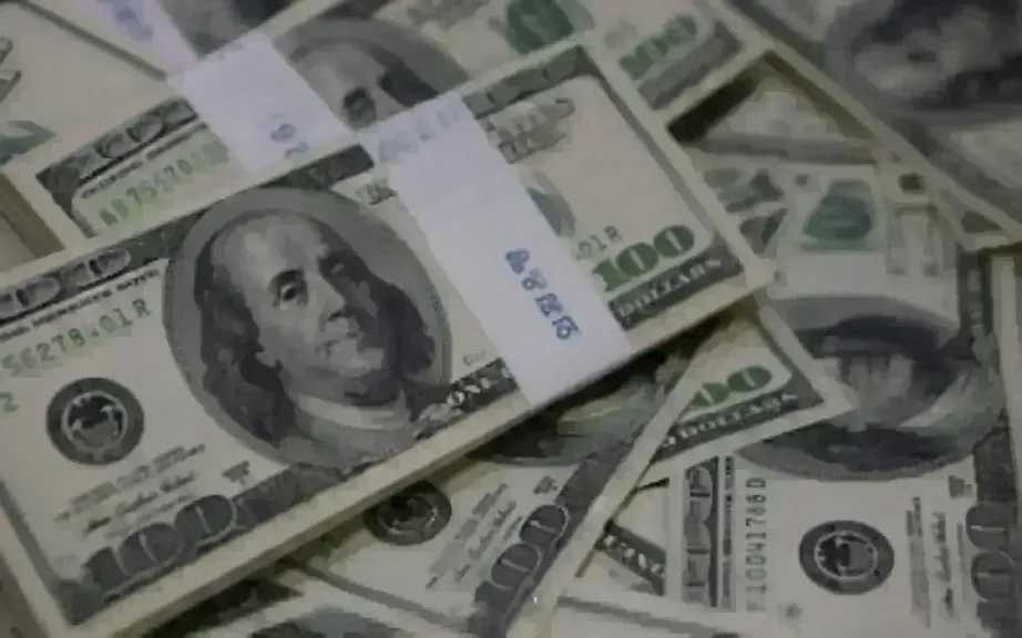 تراجع سعر الدولار اليوم  الثلاثاء بمنتصف التعاملات.. الأخضر بكام