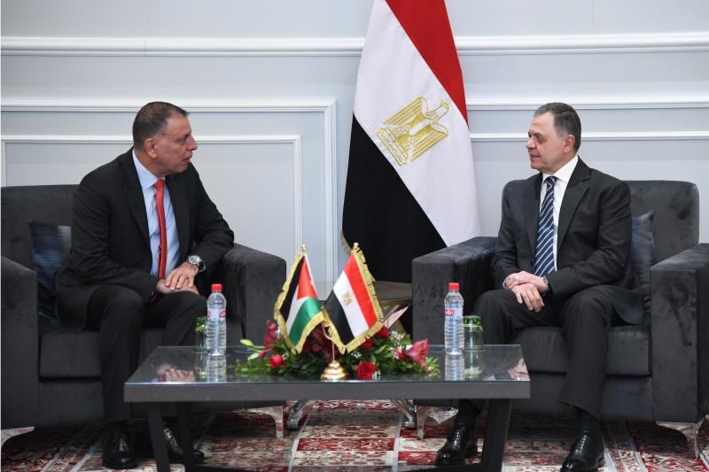 وزير الداخلية 