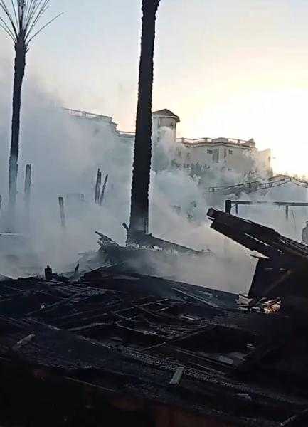 السيطرة على حريق هائل بقرية النورس السياحية في بورسعيد.. صور