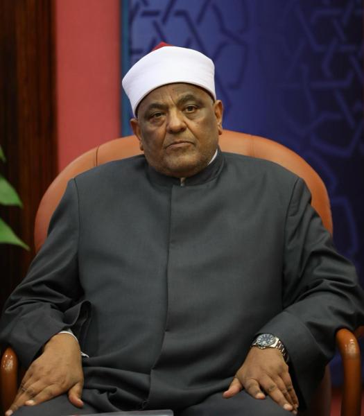 الدكتور عباس شومان 