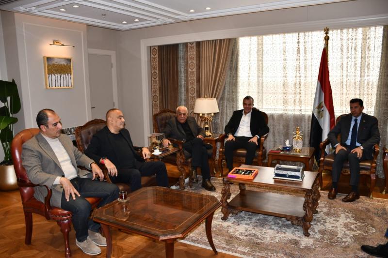اجتماع وزير الرياضة مع اتحاد الكرة والأهلي والزمالك