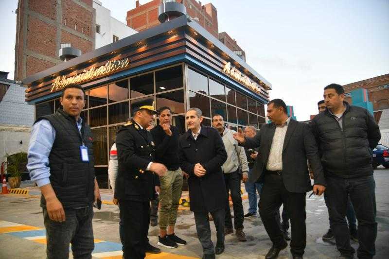 محافظ الغربية يتابع مشروعات الرصف والتطوير بطنطا في جولته المسائية