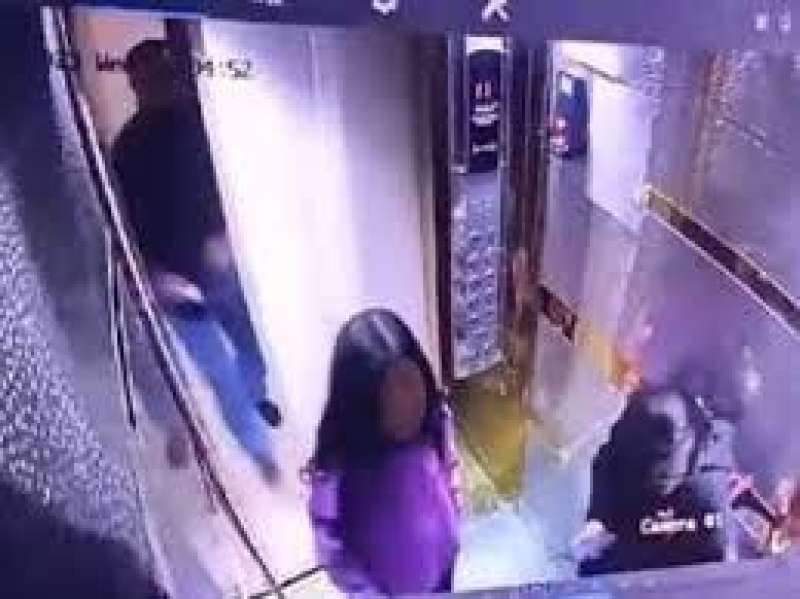 الطفلتين 