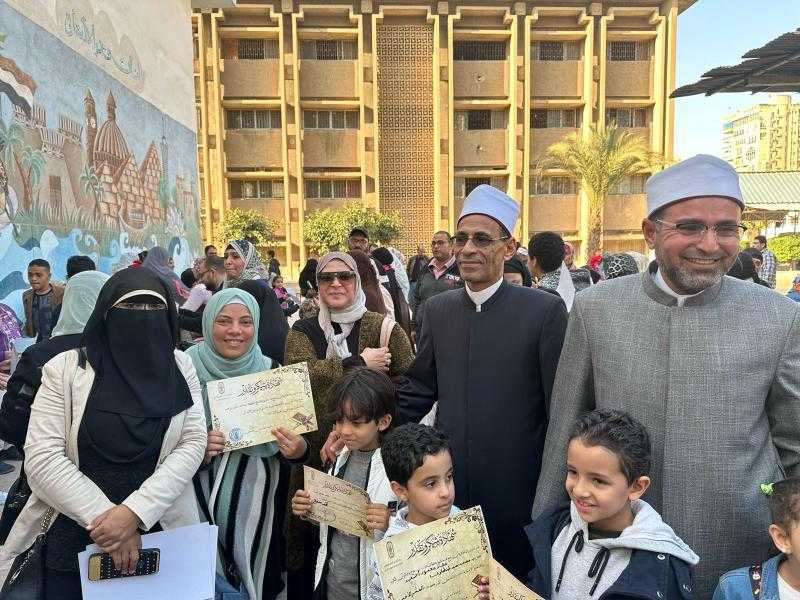 شاهد.. حفل تكريم الخاتمين لكتاب الله بالرواق الأزهري بالقاهرة