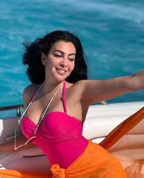 الحكم على المتهمين بسرقة مجوهرات الفنانة ميرهان حسين.. غدا